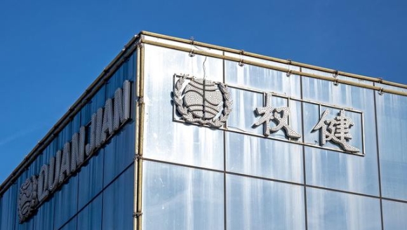 越南主帅:能少输就不错 队员工资只有三五百