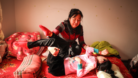 25�ꡰ�۵�Ů�������ҷݹ���׬Ǯ���� ҽ��˵�����10��