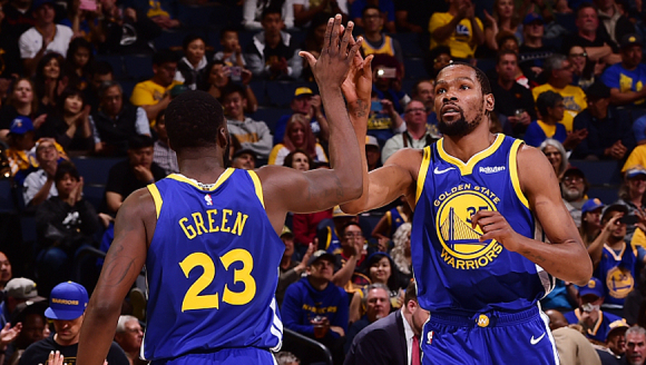 正视频直播nba黄蜂vs勇士 勇士领先33分进入末节