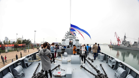 �����ڵ��϶���˹��������Ů����ֵ�����Ӱ����