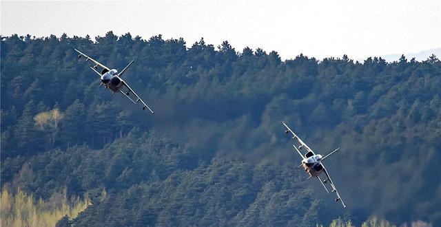 ���ޣ���ž��վ�����Ա��ʻս�����Ϳո���ͨ��ɽ��