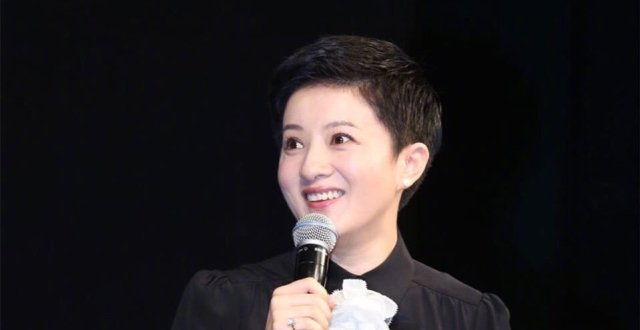 还记得《婉君》中的金铭吗?39岁近照曝光,留中性短发至今不婚