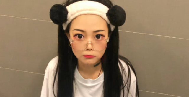顾茜茜小时候多萌?"金发芭比"照曝光,网友:颜值不输杨清柠