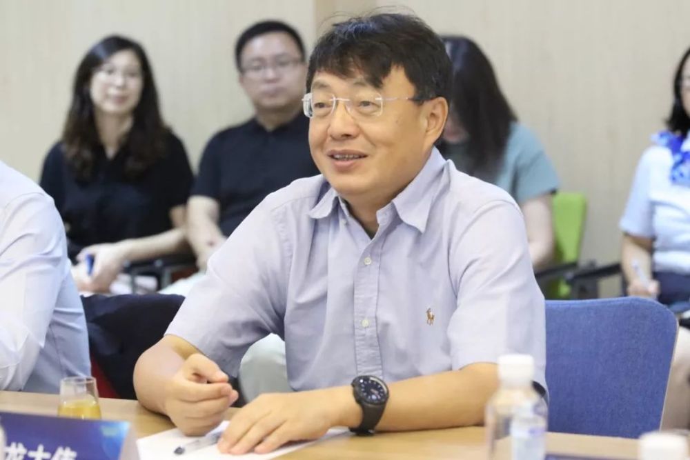 启迪科服董事长王书贵,启迪控股常务副总裁,集团财务总负责人蔡晓卫