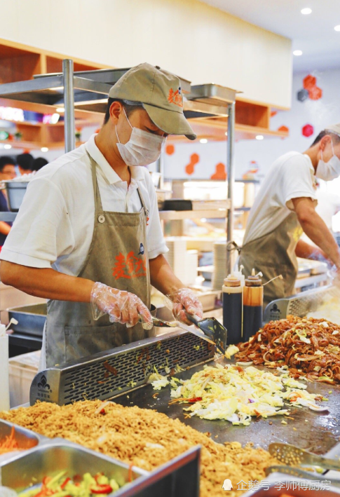 饭点的阿里巴巴长啥样看到食堂的场面后网友辞职了
