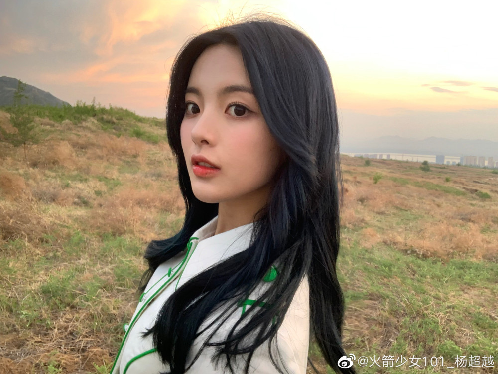 101女孩唱跳俱佳的那么多为何只有杨超越独受恩宠