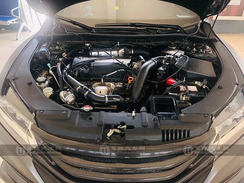 k24v4采用集成排气歧管,这种设计的好处是提高引擎的热效率,不过