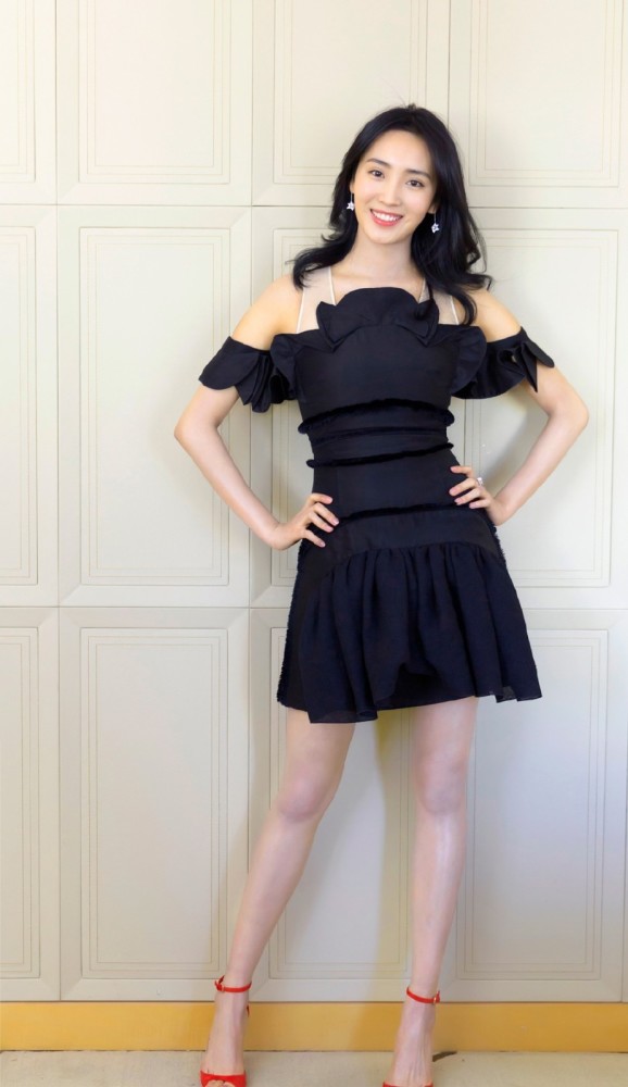 t恤,大长腿,张艺兴,健美裤,黄金瞳,王紫璇