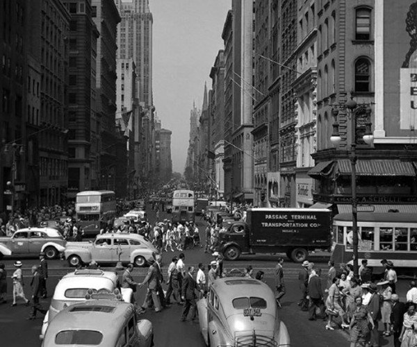 老照片1940年的美国纽约交通拥挤摩天大楼遍布整座城市