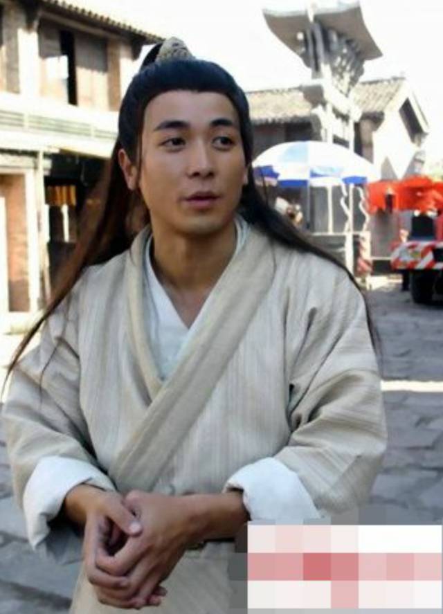 张澎在配音界是妥妥的男主,这些年他配过不少经典的角色,既是配音演员