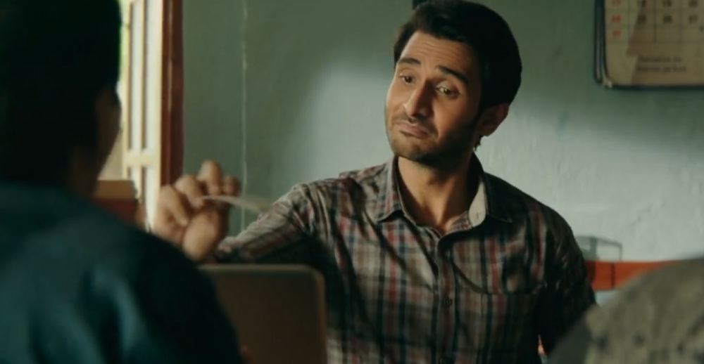 今天给大家讲一部电影≤ 商战街≥ ,故事发生在印度,主人公阿麦是一个