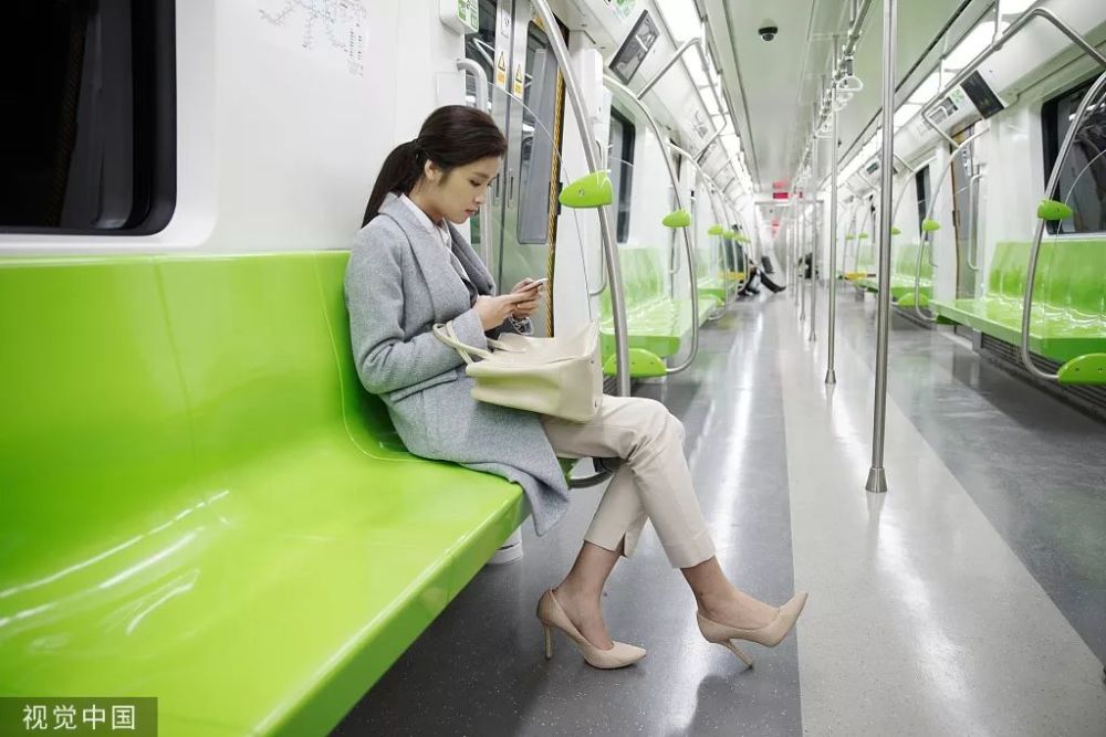 在大城市生活的人没一个是容易的