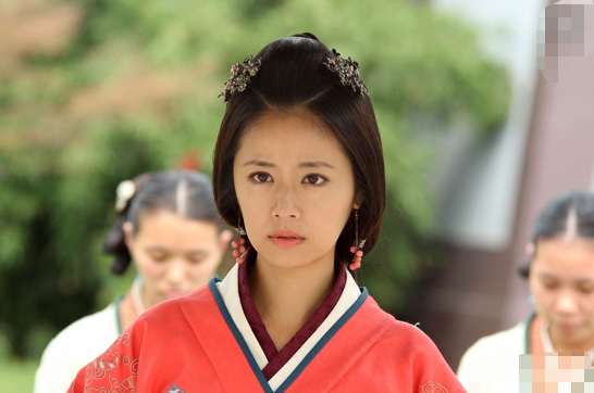 有种整容叫《美人心计》"小皇后",盈盈一笑那刻,撞脸安悦溪!