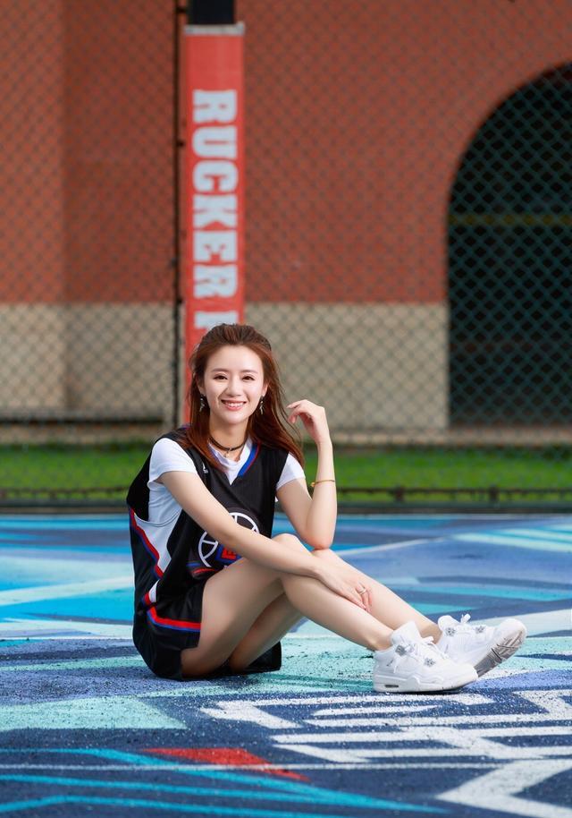 曾经腾讯最受欢迎的女主播徐小溢