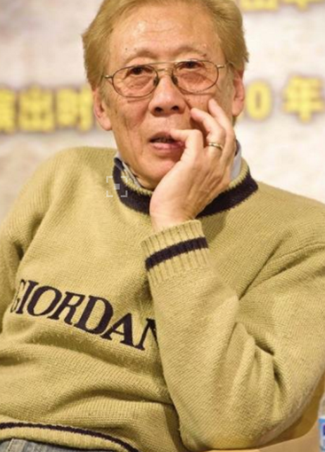 他是老藝術家焦晃,兩任妻子都離他而去,如今80多歲還在表演