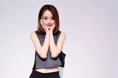 腾讯女主播王小七一个深受球迷喜欢的甜美主播