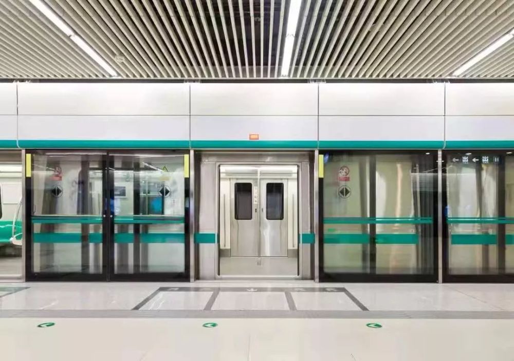 全自动驾驶技术的地铁线路是国内首条最高自动化等级上海地铁10号线