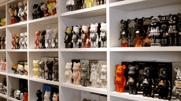 玩具|他在西湖边买200㎡豪宅，4年不住人，堆满的玩具总价超房子