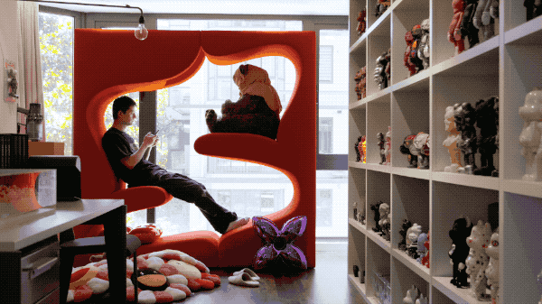 玩具|他在西湖边买200㎡豪宅，4年不住人，堆满的玩具总价超房子