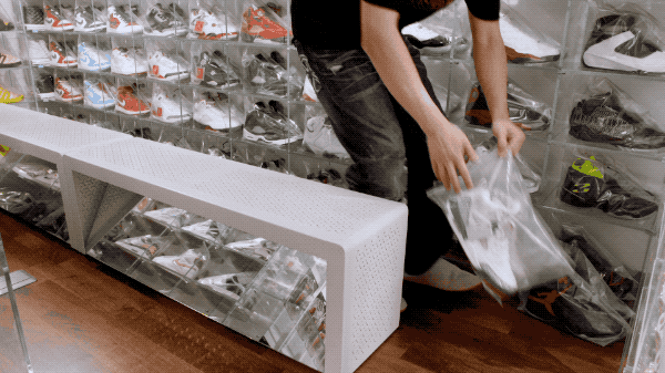 玩具|他在西湖边买200㎡豪宅，4年不住人，堆满的玩具总价超房子