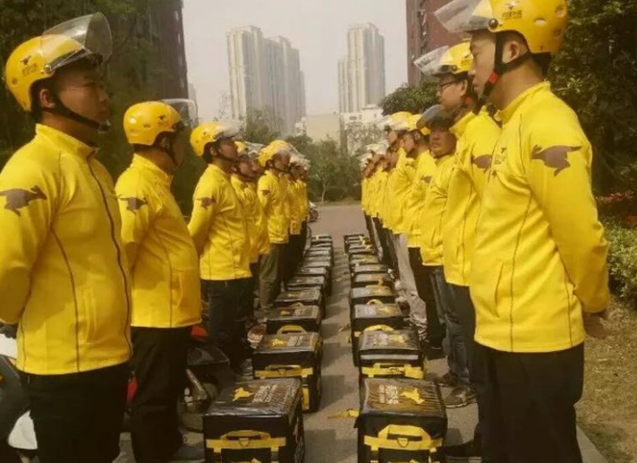 为什么美团骑手纷纷辞职看到这几条规则对外卖小哥好点吧