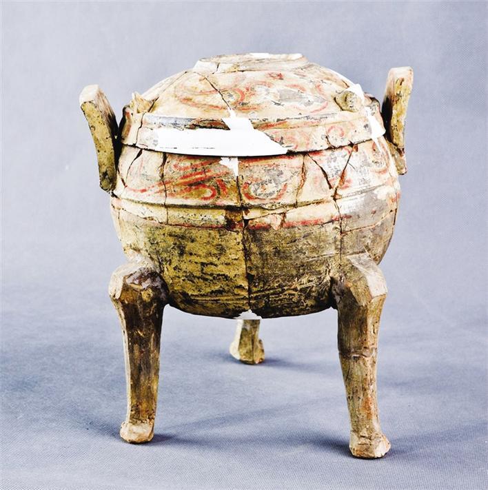 从里耶麦茶墓葬出土的文物说"冥器"