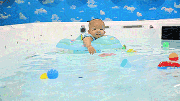 婴幼儿溺水事件频发究竟是否有必要让孩子坚持婴儿游泳