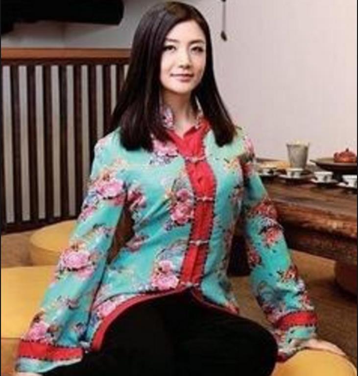 中国最美女富豪马云亲自邀请她出山身价100亿至今仍单身