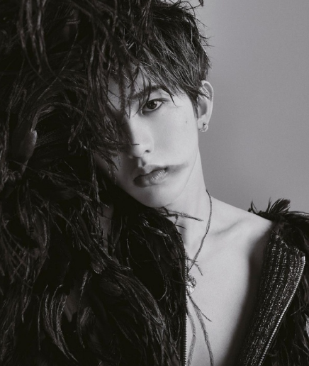 蔡徐坤也太任性了吧!继高跟鞋后再次穿上女装,黑粉看后都怕了