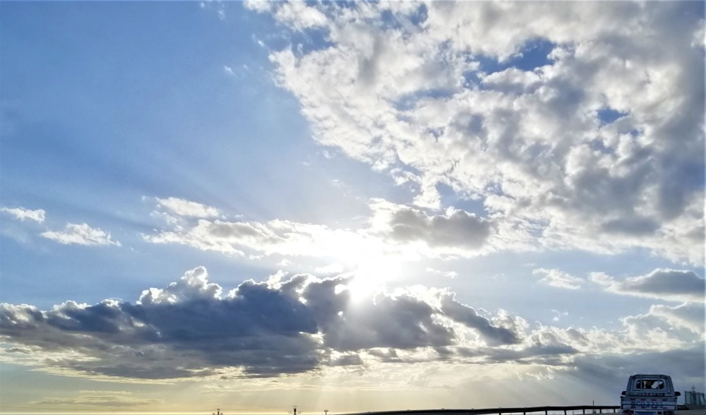 西北除了美丽的风景,还有辽阔的天空值得欣赏