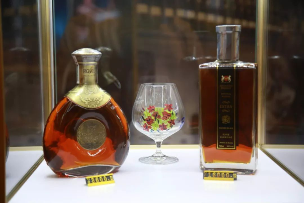 芭黎里新闻发布——芭黎里&法国·理查世家签约仪式