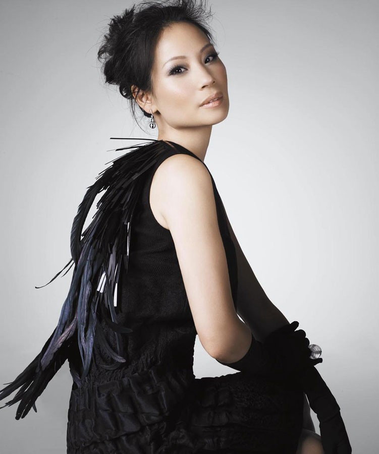 刘玉玲黑白美照,浓厚妆容堪称完美