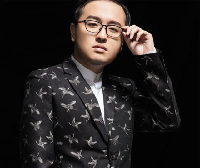 孙亚龙经历背叛后再一次被抛弃直播间落泪父母才是港湾