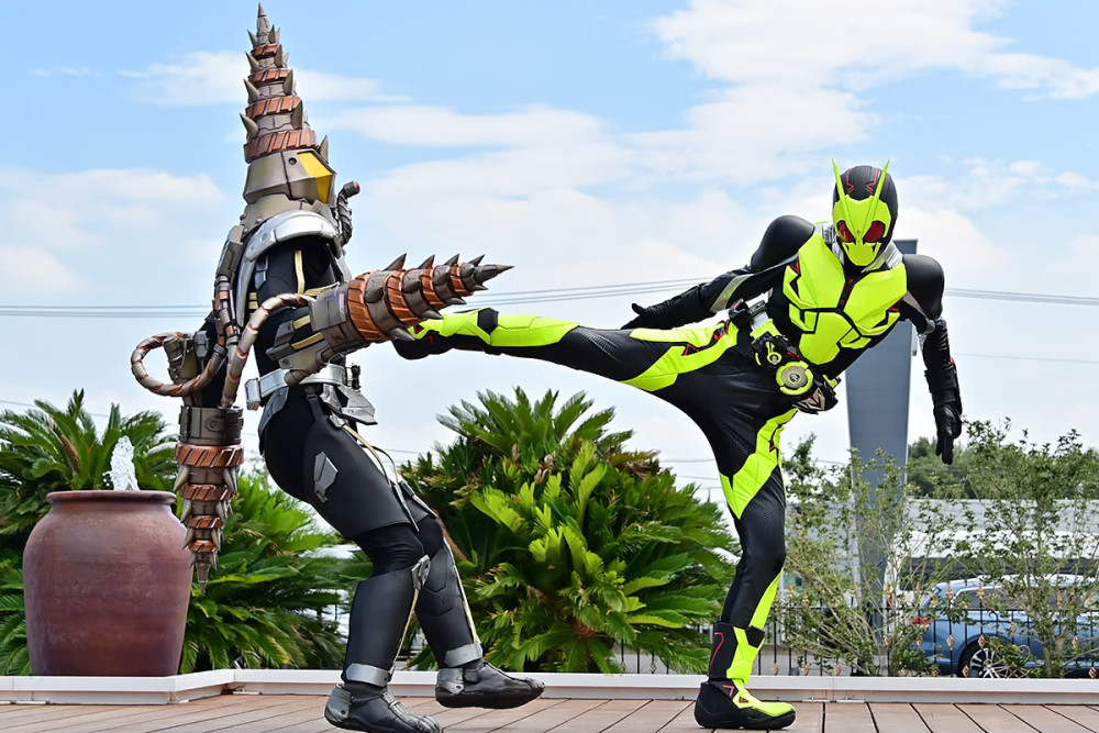 假面骑士零一先后获得蝗虫老虎飞鹰形态,映司表示好熟悉的感觉