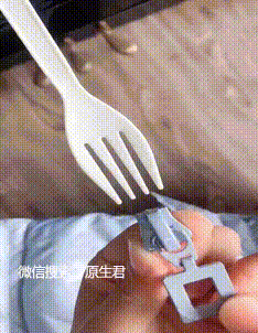 搞笑gif:女孩子的大长瘦腿,原来是这么来的