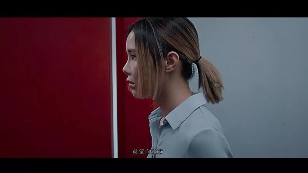 即听方皓玟《望》:就望向远方,当天色早已昏暗