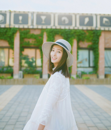 夏日阳光宅女,午后散步清纯甜美写真