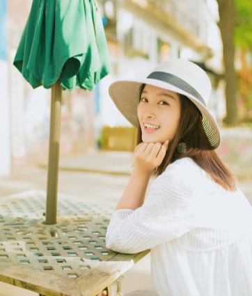 夏日阳光宅女,午后散步清纯甜美写真