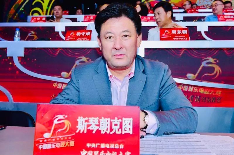 格,凤凰传奇,龙梅,乌兰图雅,阿木古楞,乌兰托娅,降央卓玛,格格,梅林组