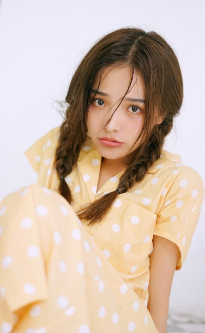 大脸盘,少女