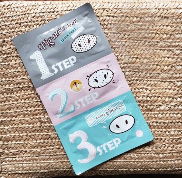 方法一样,撕拉时黑头的确都会被吸附出来,但会发现鼻子的皮肤都变红了