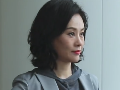 特别出演的阵容里则由邬君梅这位实力派老戏骨,一个眼神一个动作甚至