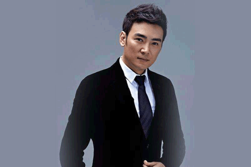 旋风少女4年:戚百草变美,陈翔变沧桑,而他52岁成不老男神