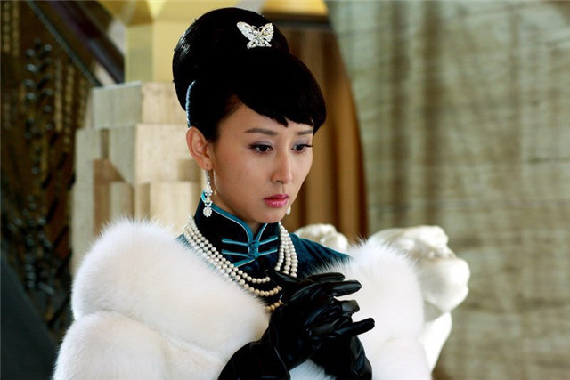 胡玉婷听完,鼻子都要气歪了:"好啊,阿姨,这样吧,剩下结婚的事我和晓杰