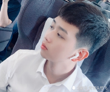 还记得《变形计》"真香哥"吗?如今考上大学,回归学生生活