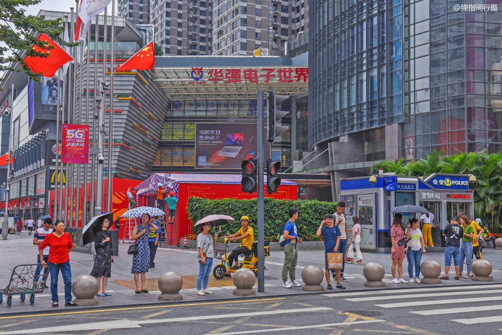 深圳华强北号称中国电子第一街年销售两千亿成就无数草根富豪