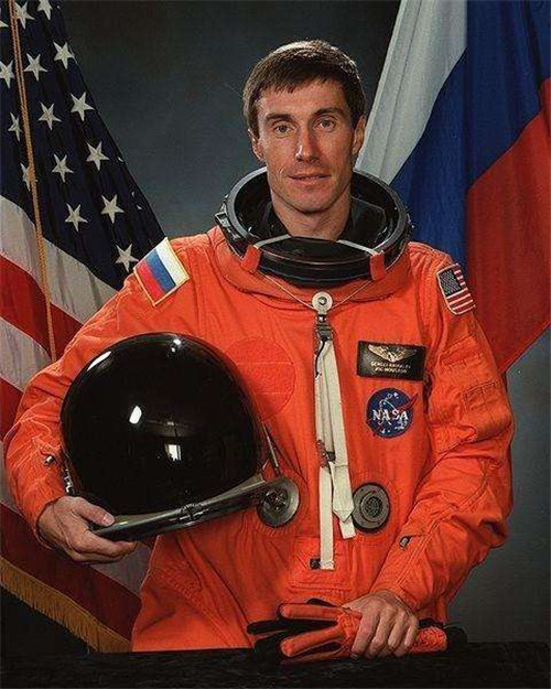 谢尔盖·康斯坦丁诺维奇·克里卡列夫,宇航员,太空,苏联,飞船,空间站