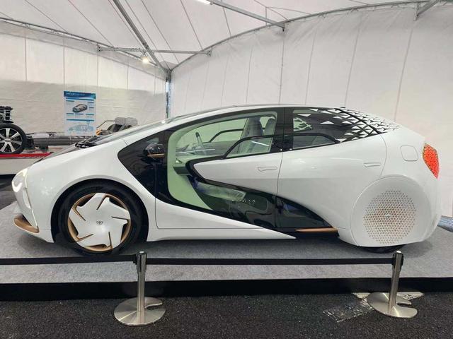 主打yui人工智能丰田lq概念车亮相东京车展