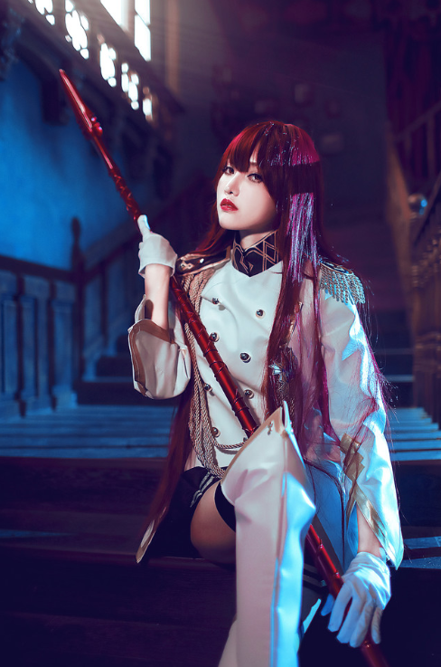 大学校花cos斯卡哈看到她脚上攻速鞋网友难怪要坐着