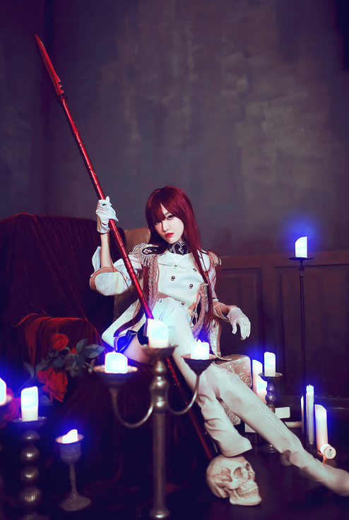 大学校花cos斯卡哈看到她脚上攻速鞋网友难怪要坐着